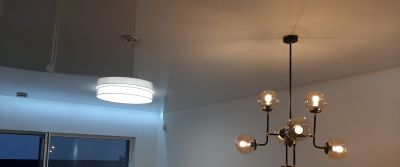 Blizgios įtempiamos lubos